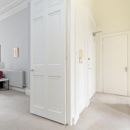 Light And Spacious 2 Bedroom Flat In Heart Of 에든버러 외부 사진