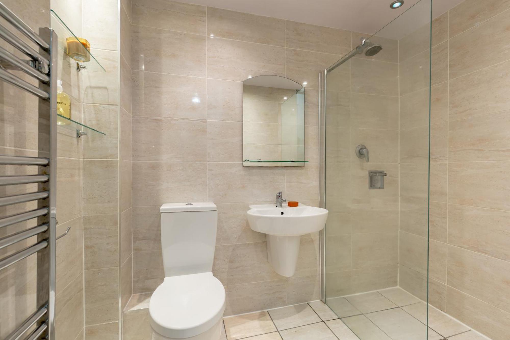 Light And Spacious 2 Bedroom Flat In Heart Of 에든버러 외부 사진