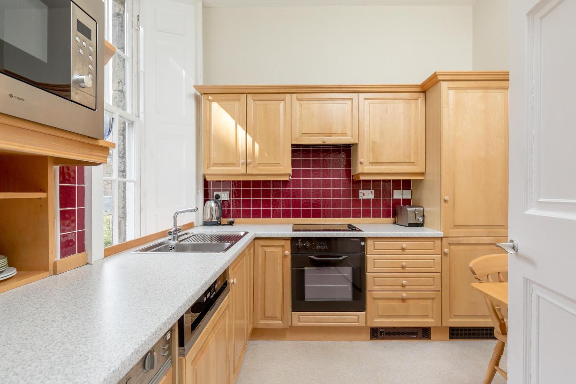 Light And Spacious 2 Bedroom Flat In Heart Of 에든버러 외부 사진