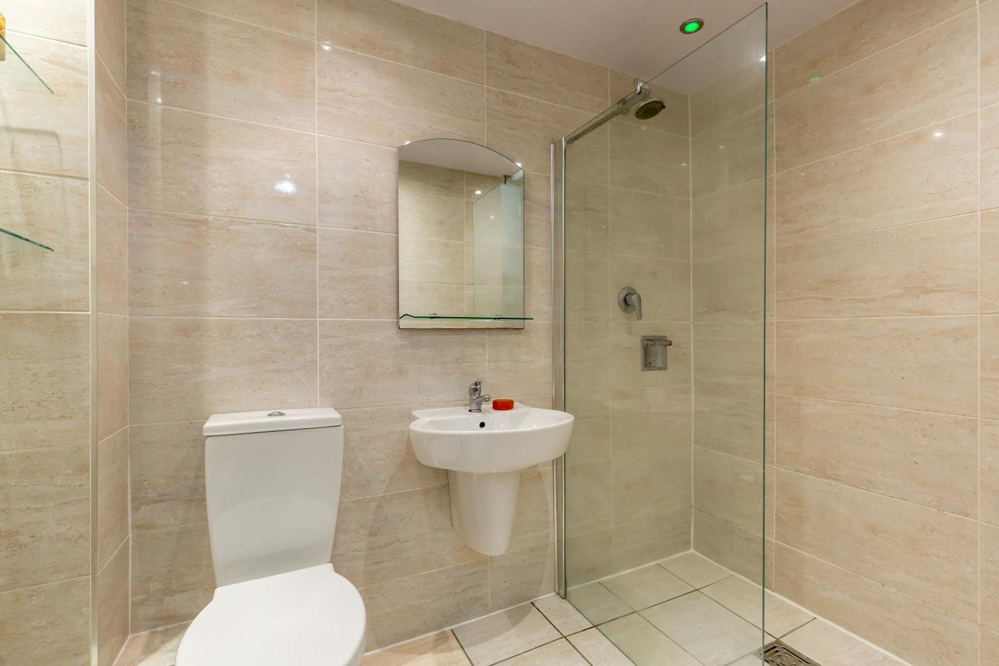 Light And Spacious 2 Bedroom Flat In Heart Of 에든버러 외부 사진